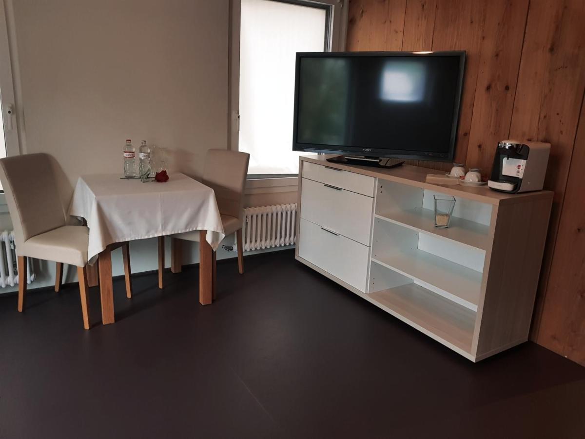 Zyba-Hotelzimmer-Vermietung Aesch Kanton Luzern Exterior foto